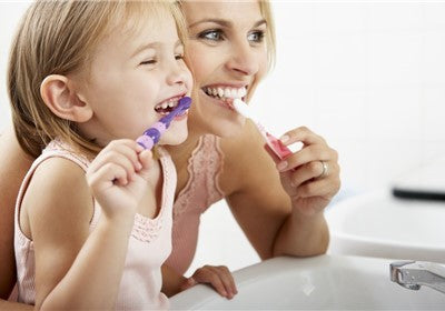 Denti Bambini: quando e come lavarli per evitare carie e problemi